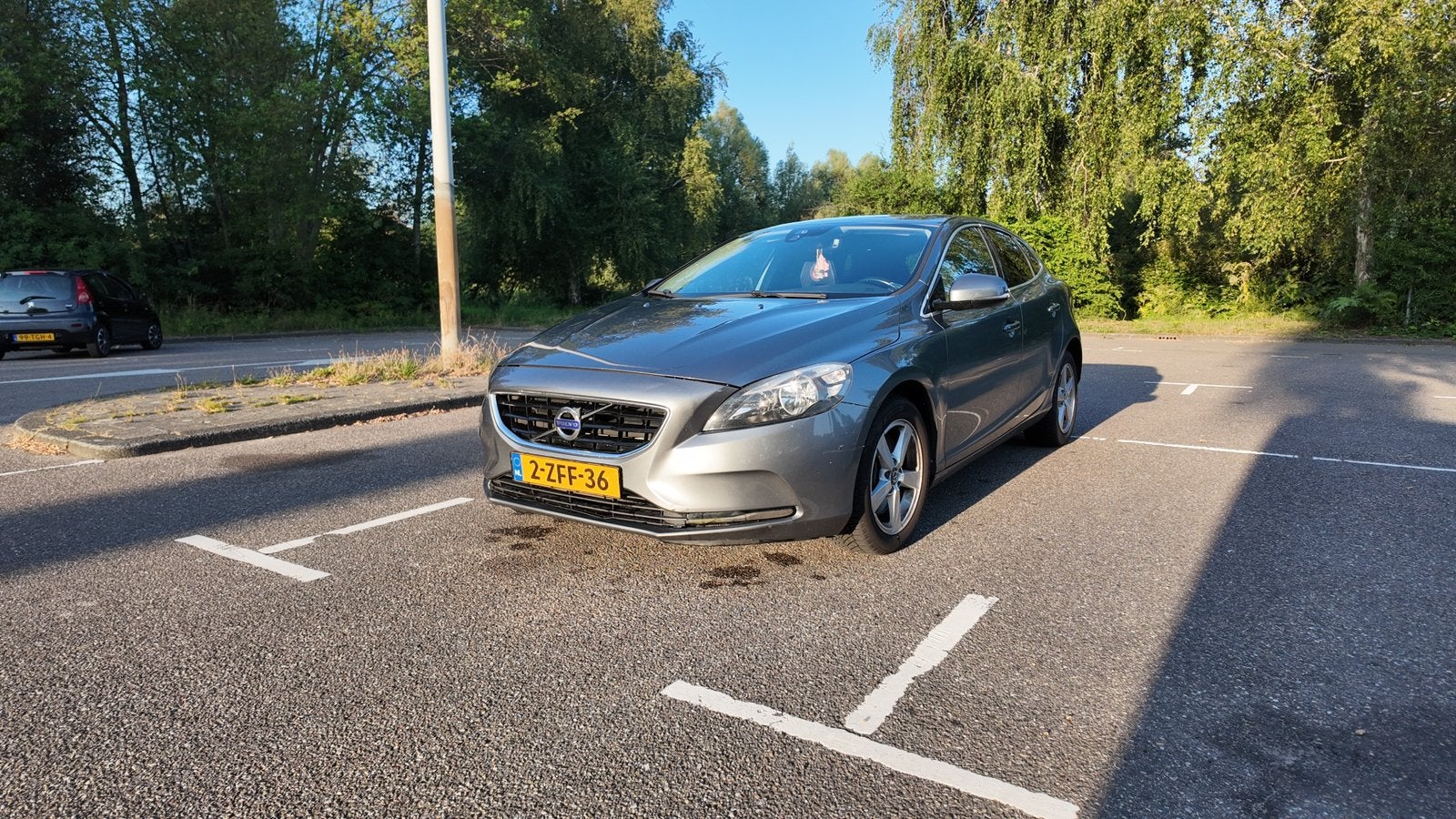 Volvo V40 2.0 D4 190PK 2014 Grijs, Voorwielaandrijving, Stof, Zwart, Particulier