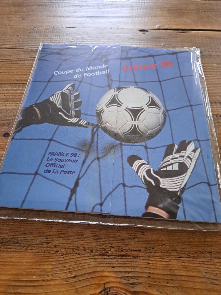 Frankrijk 1998 - speciale WK voetbal mapje, Postzegels en Munten, Ophalen of Verzenden, Sport