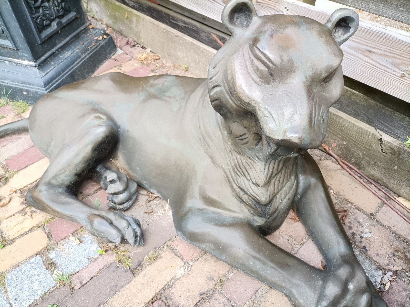 Bronzen liggende leeuw tuinbeeld, Ophalen, Weerbestendig, 50 - 100 cm, Zoogdier