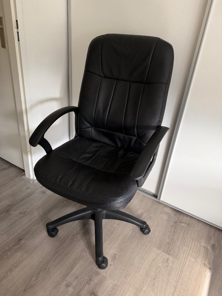 Bureaustoel zwart, Ophalen, Zo goed als nieuw, Zwart, Bureaustoel