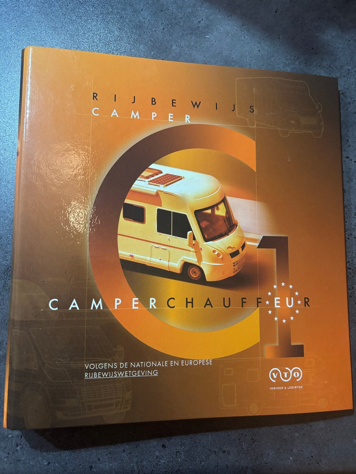 Rijbewijs Camper Theorieboek + 12,5 uur examentraining, Ophalen of Verzenden, Beta, Nieuw, Overige niveaus