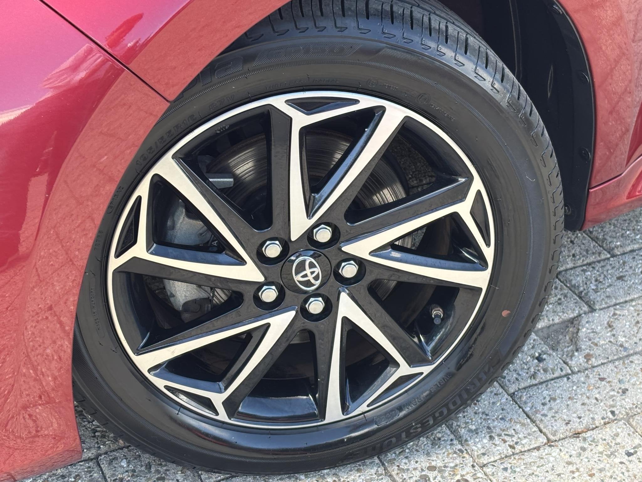 Toyota Yaris 1.5 Hybrid First Edition, Auto's, Gebruikt, Euro 6, Automatische klimaatregeling, 49 €/maand