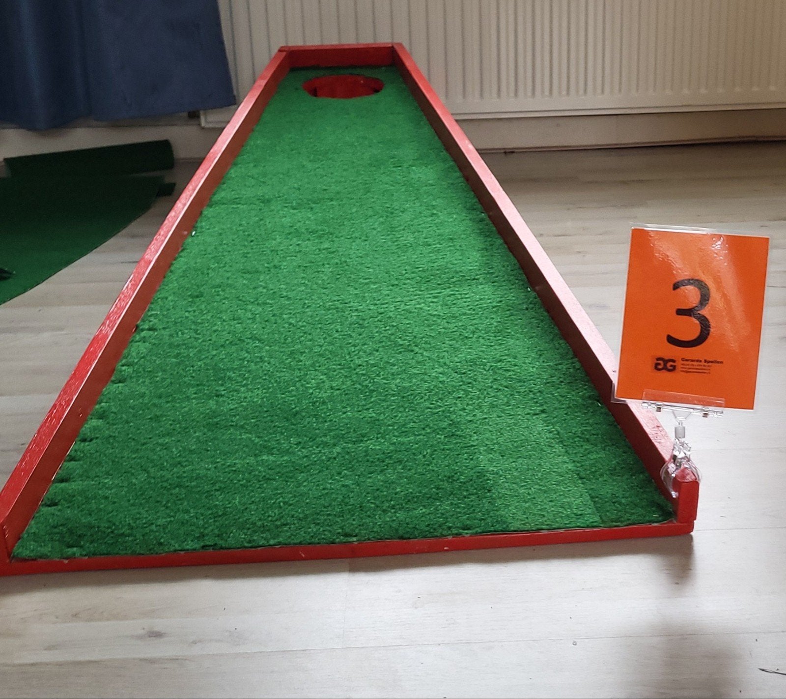Minigolfbaan - Diverse kleuren en hindernissen, Vijf spelers of meer, Ophalen, Zo goed als nieuw