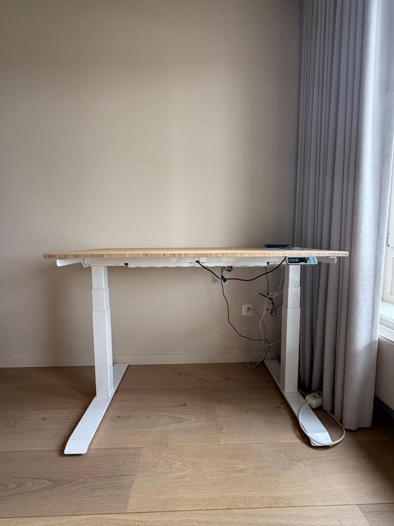 FlexiSpot E7 Elektrisch Zit-Sta Bureau met Bamboe Blad, Huis en Inrichting, Bureaus, Ophalen, Zit-sta bureau, Elektrisch, Hout