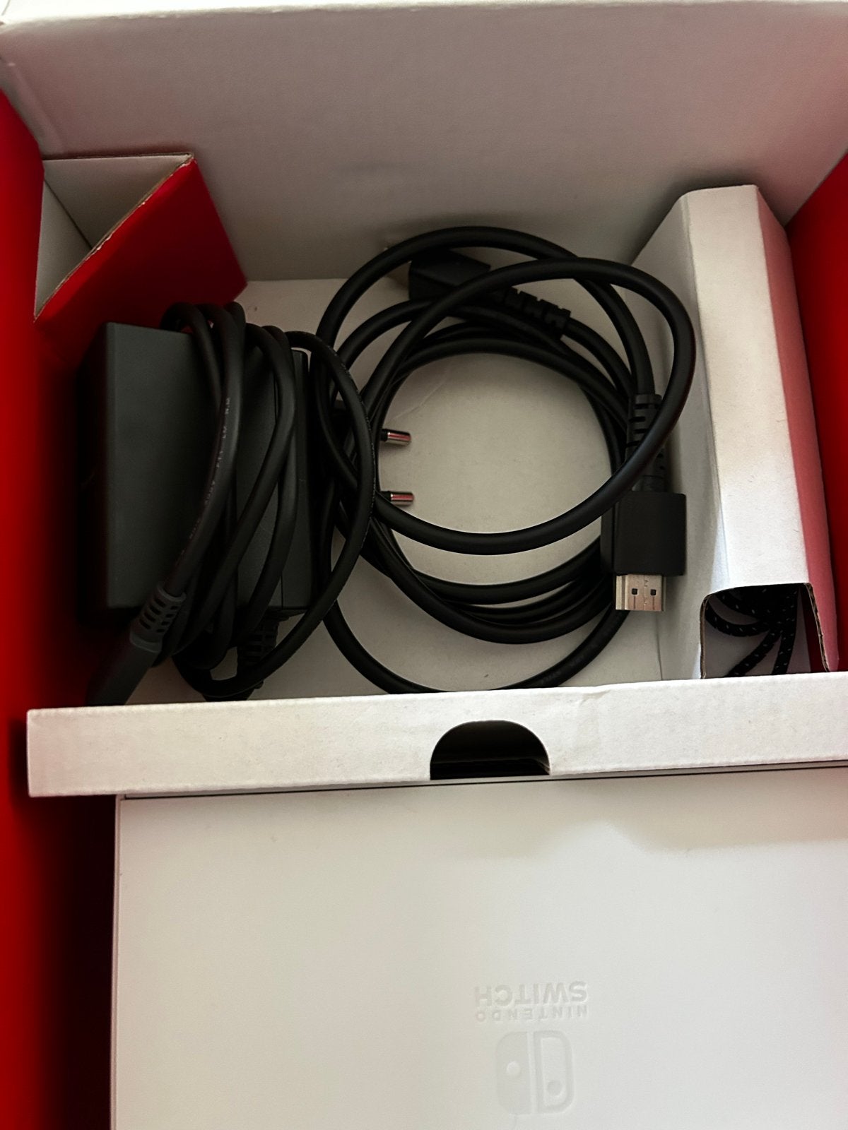 Foto 7 van Nintendo Switch OLED ZGAN + Nintendo case