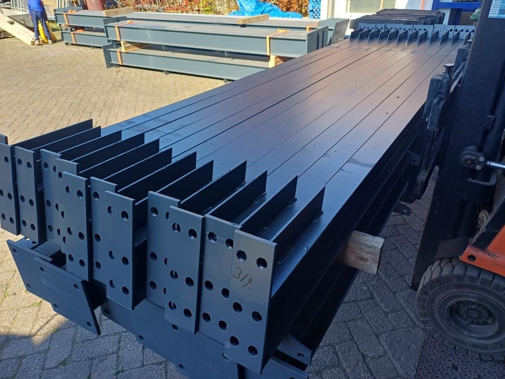 Spanten 6.5m loods staalconstructie vergunningsvrij !