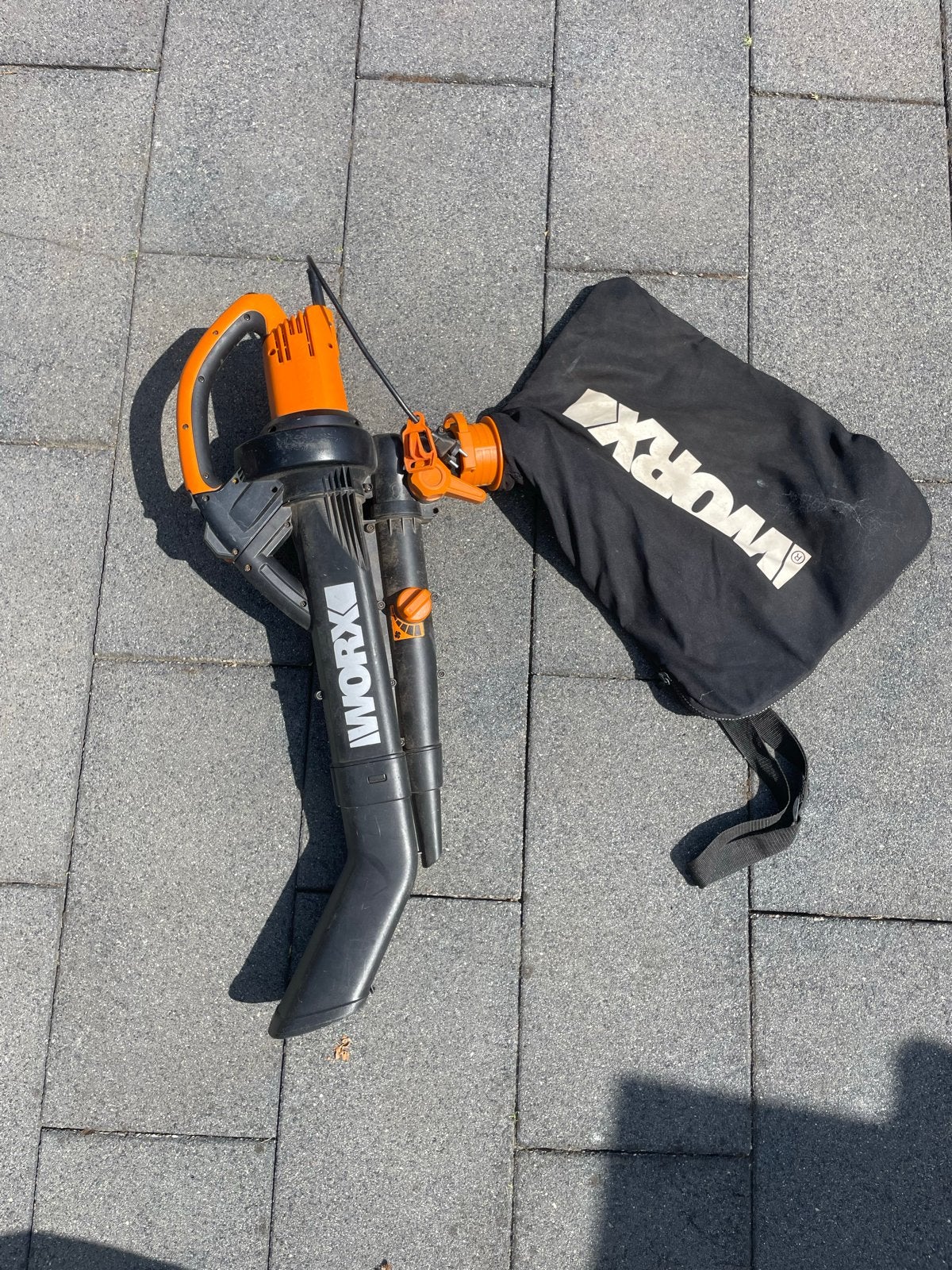 Worx TriVac WG505E Bladblazer, Zuiger & Versnipperaar, Gebruikt, Handgedragen, Ophalen of Verzenden, Met opvangzak
