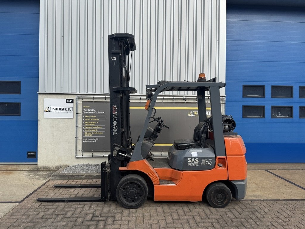 VS-22045 Triplex LPG Heftruck Toyota Sidehift Freelift bj200, LPG, 3000 tot 4000 kg, Svarvargatan 8
SE-595 81  Mjölby, SE, Heftruck