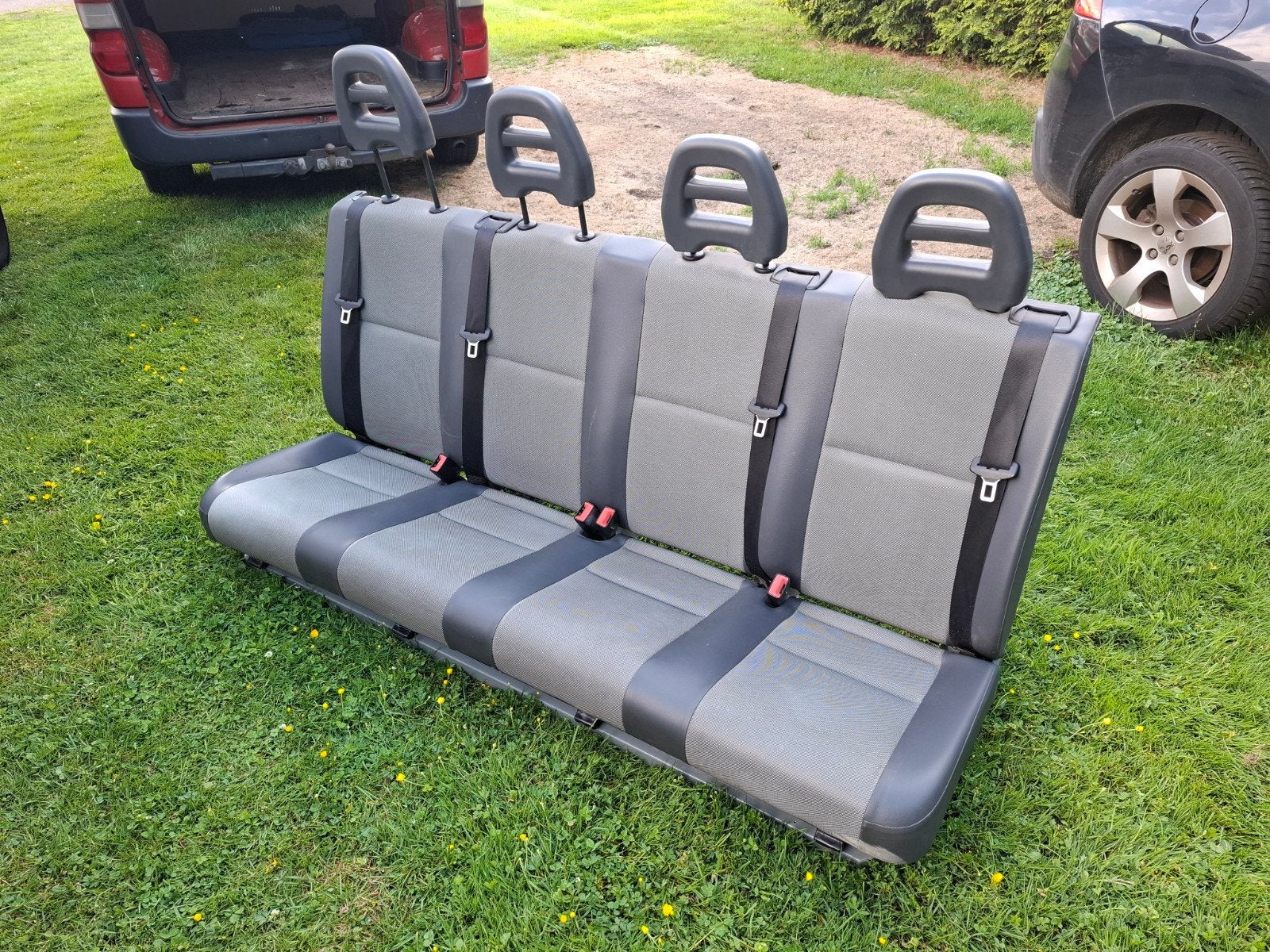 Nette, goed werkende achterbank met gordels, Auto-onderdelen, Interieur en Bekleding, Ophalen of Verzenden, Gebruikt