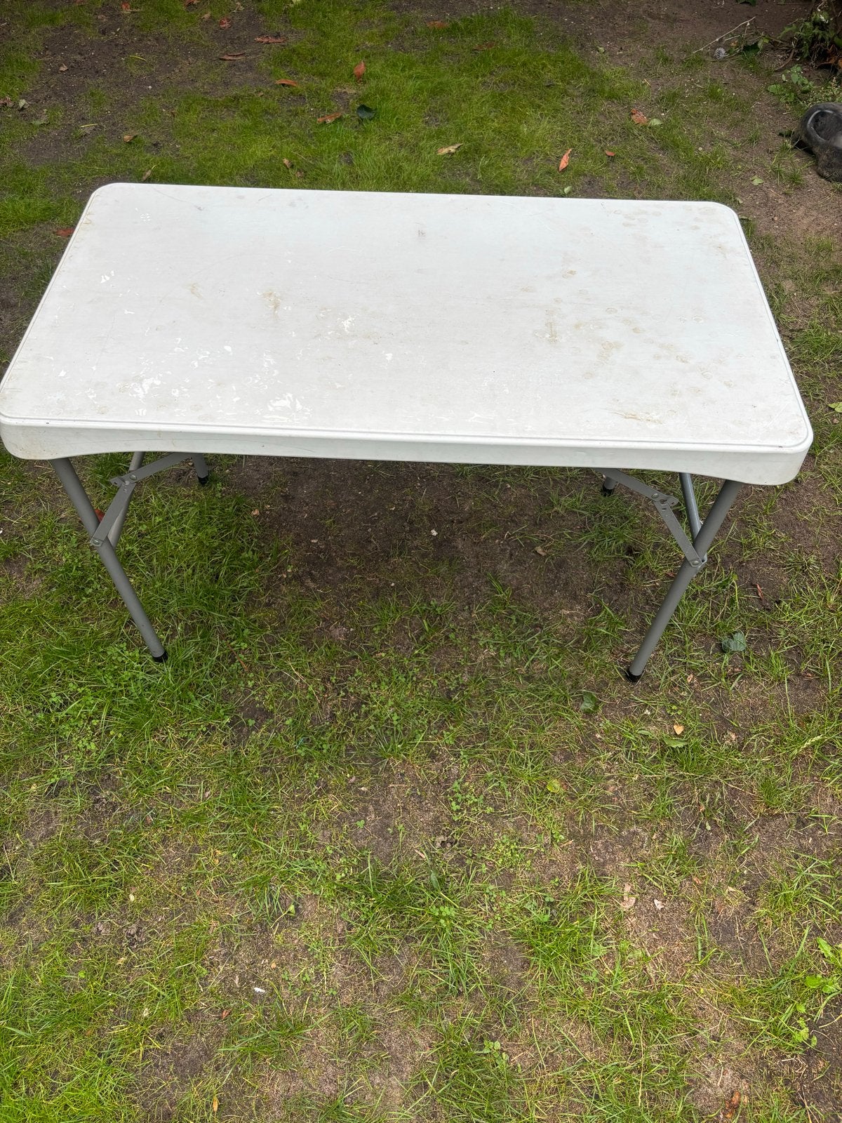 Inklapbare campingtafel - Handig en compact, Tuin en Terras, Ophalen, Overige materialen, Gebruikt, Inklapbaar