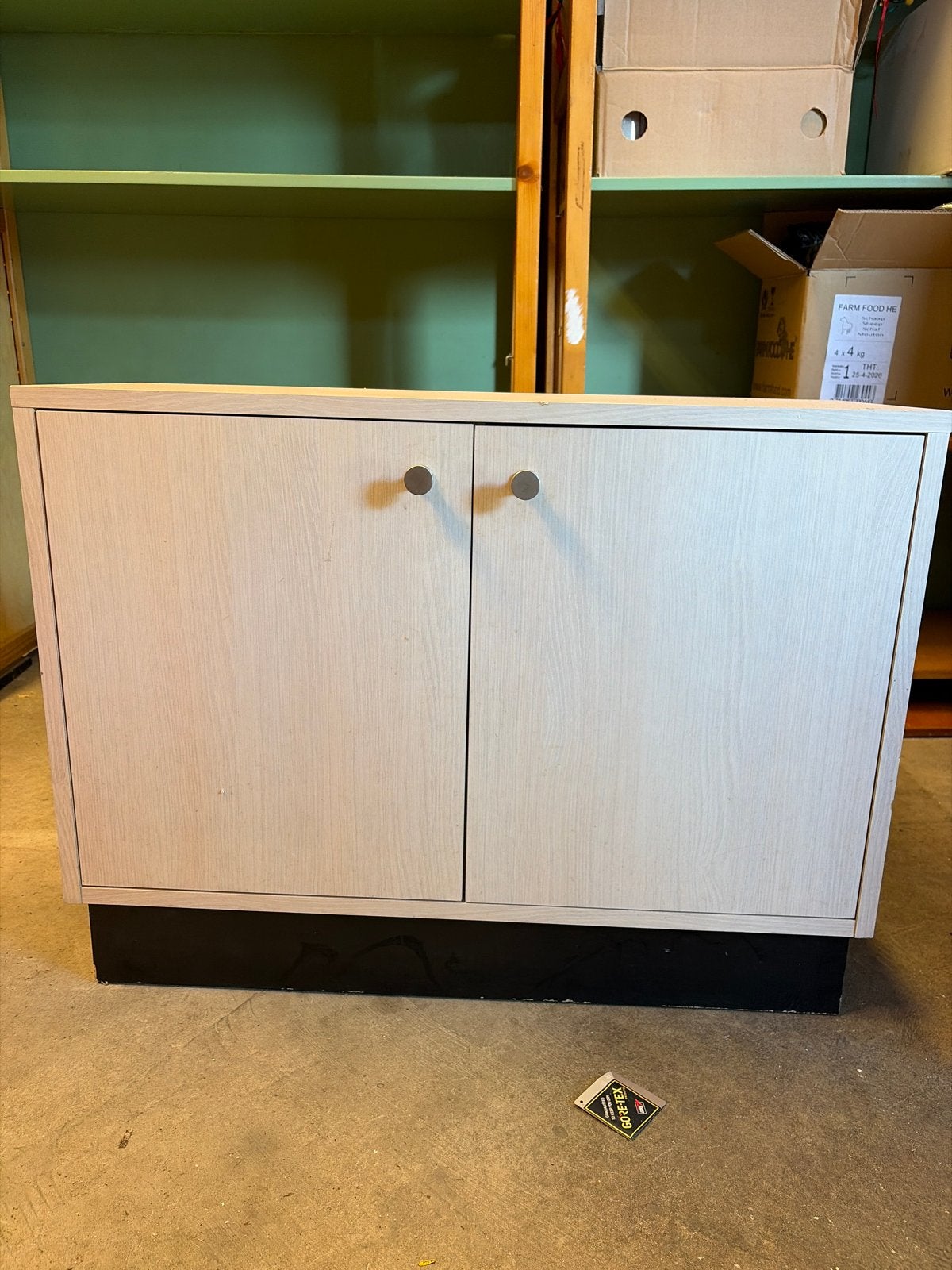 Leuk kastje met kleine beschadigingen - 80x30x60 cm, Huis en Inrichting, Kasten | Overige, Ophalen, Gebruikt