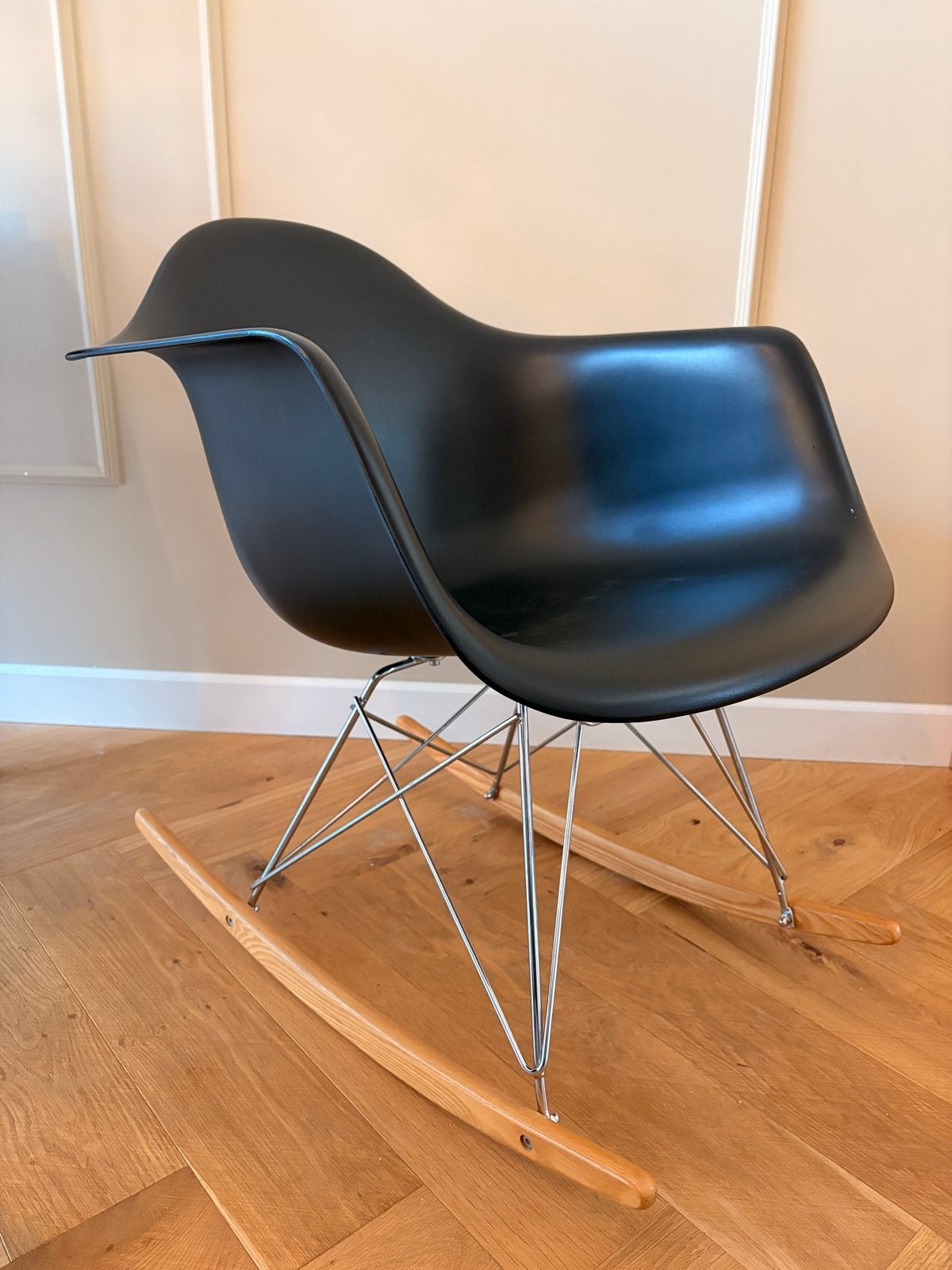 Schommelstoel Eames stijl - Zwart, Ophalen, Gebruikt, Zwart, Eén