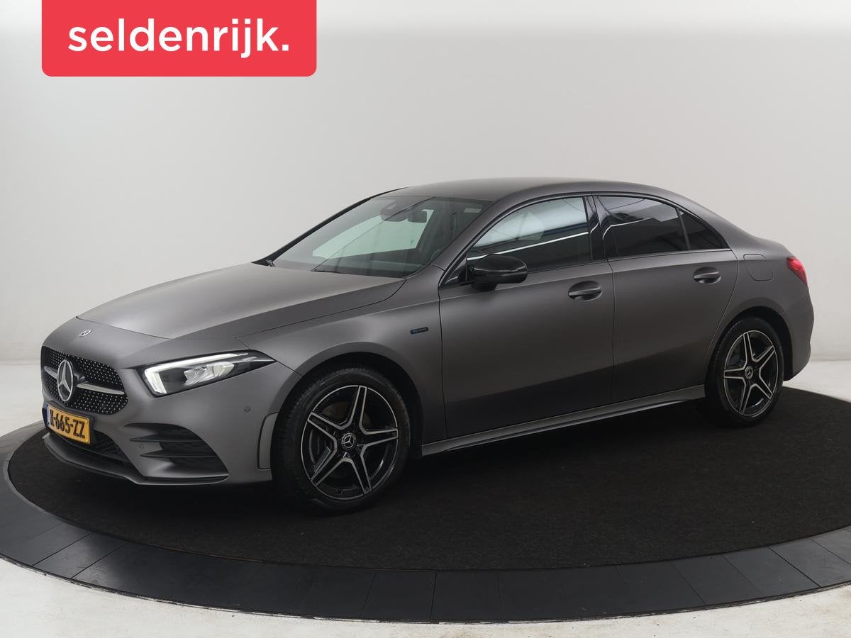 Mercedes-Benz A-klasse 250 e Business Solution AMG Limited |, Auto's, Gebruikt, 4 cilinders, 16 kWh, Leder en Stof