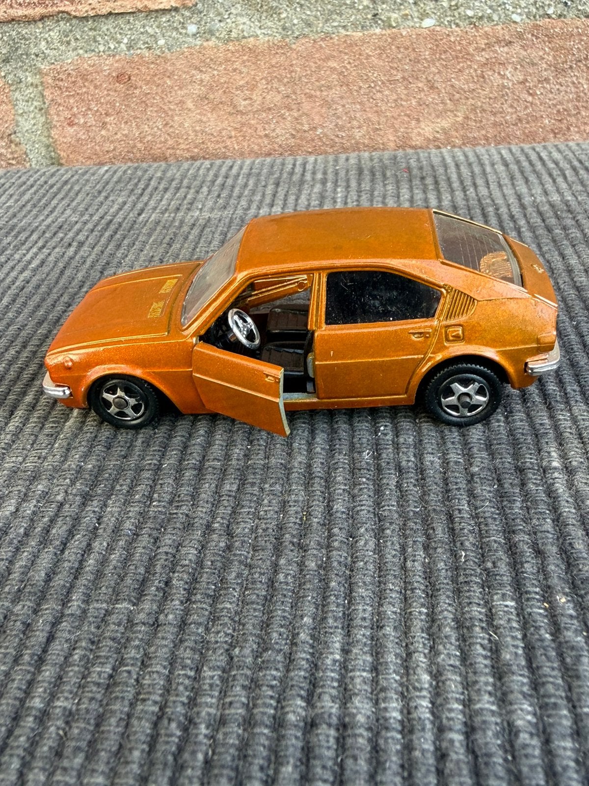 1:43 Mebetoys A57 🇮🇹 Alfa Romeo Alfasud, Ophalen of Verzenden, Zo goed als nieuw, Auto, Overige merken
