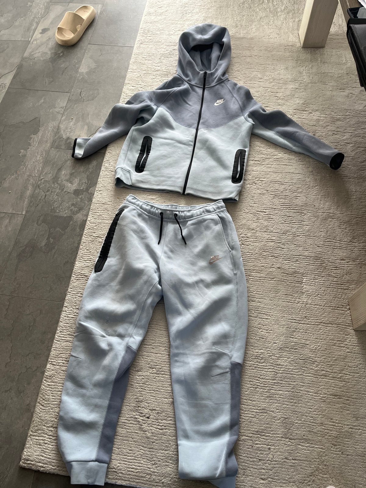 Nike Tech Fleece Trainingspak - Lichtblauw/Grijs (XL), Ophalen of Verzenden, Gebruikt, Jongen of Meisje, Setje