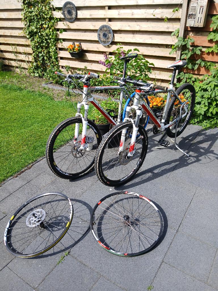 ATB fietsen Cube Ltd Comp. 2x samen € 400, Hardtail, 49 tot 53 cm, Zo goed als nieuw, Schijfrem