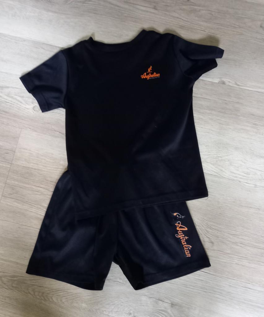 Sportpakje 110/116, Kinderen en Baby's, Kinderkleding | Maat 110, Ophalen of Verzenden, Zo goed als nieuw, Jongen
