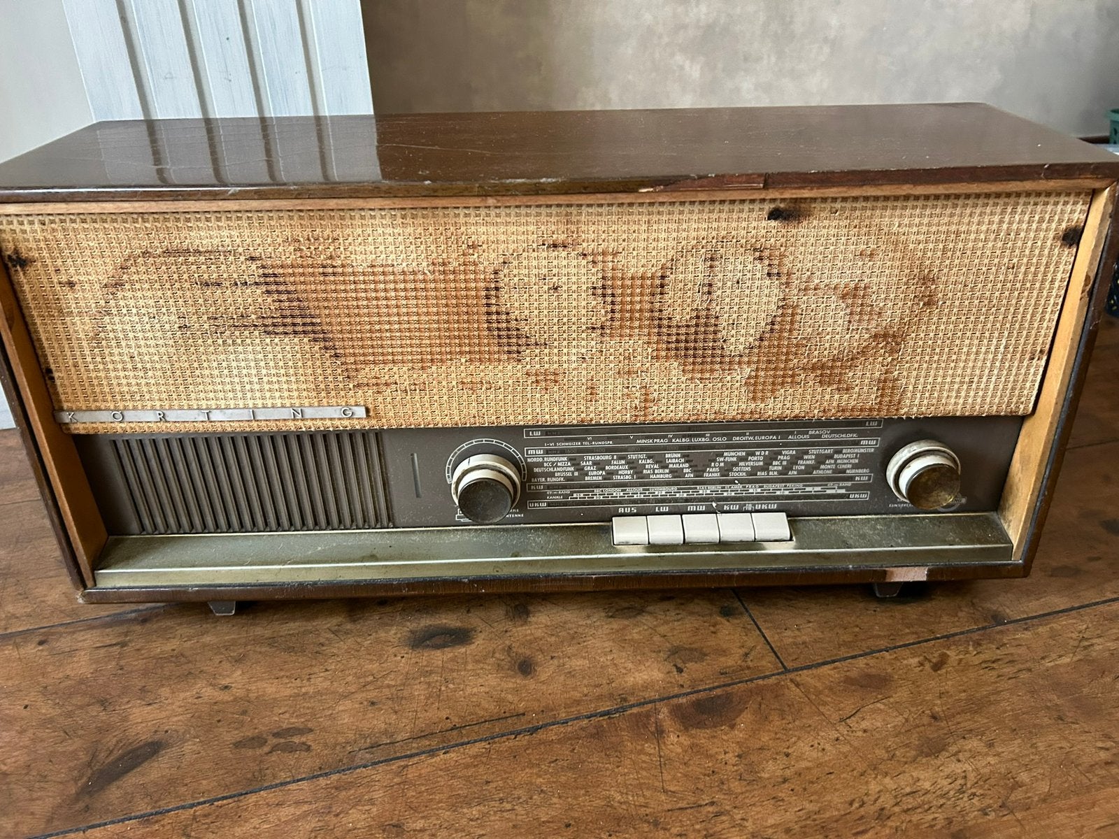 Ouder wetse Radio ( op lampen), Ophalen