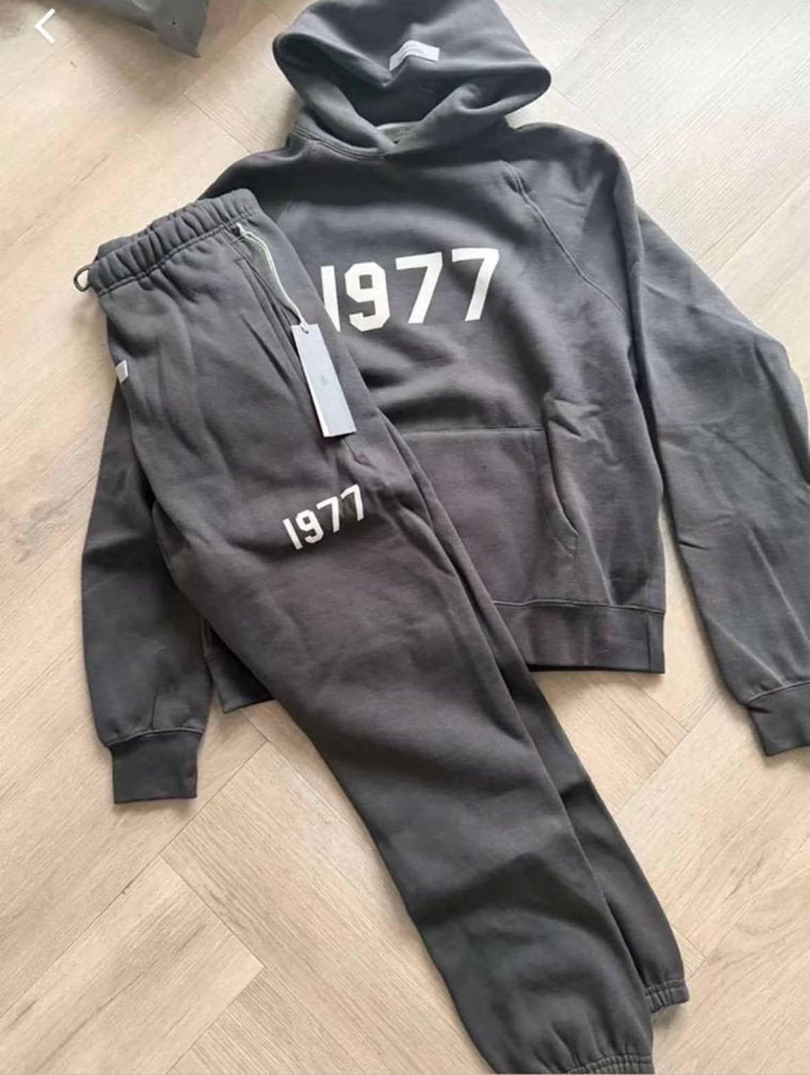 Essentials 1977 Pak - Nieuw, Ophalen, Maat 48/50 (M), Nieuw, Grijs
