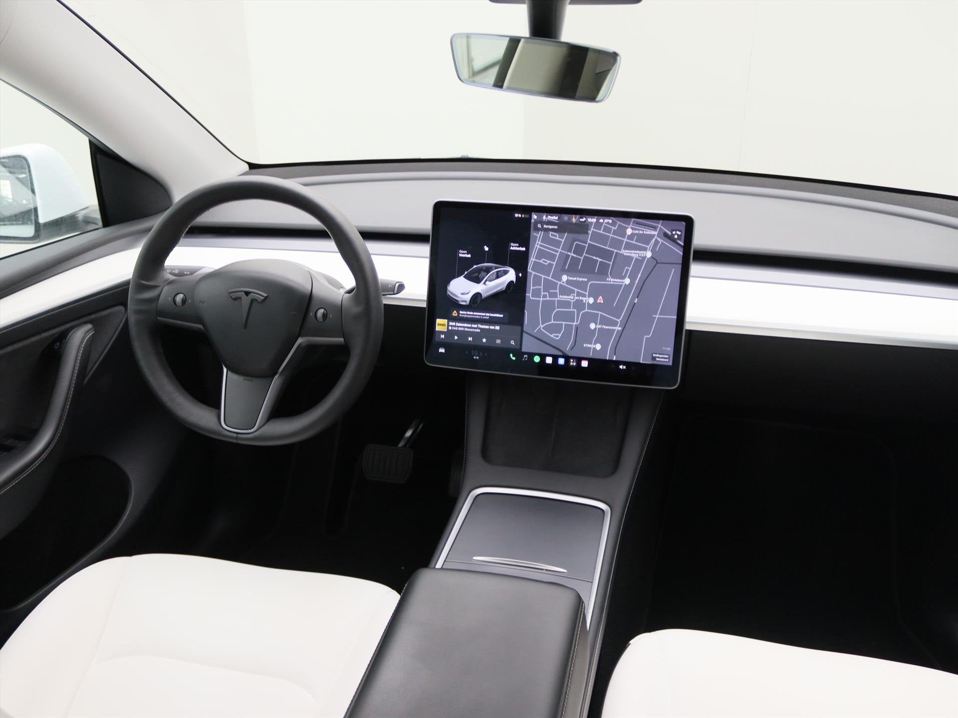 Tesla Model Y Long Range 351pk AWD [ WIT LEDER+AUTOPILOT+20, Auto's, Automaat, Gebruikt, Wit, Origineel Nederlands