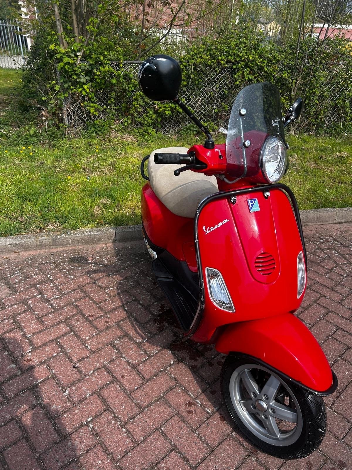 Rode Vespa LX50 Scooter - Goed Onderhouden, Fietsen en Brommers, Ophalen, Gebruikt, Maximaal 45 km/u, Benzine