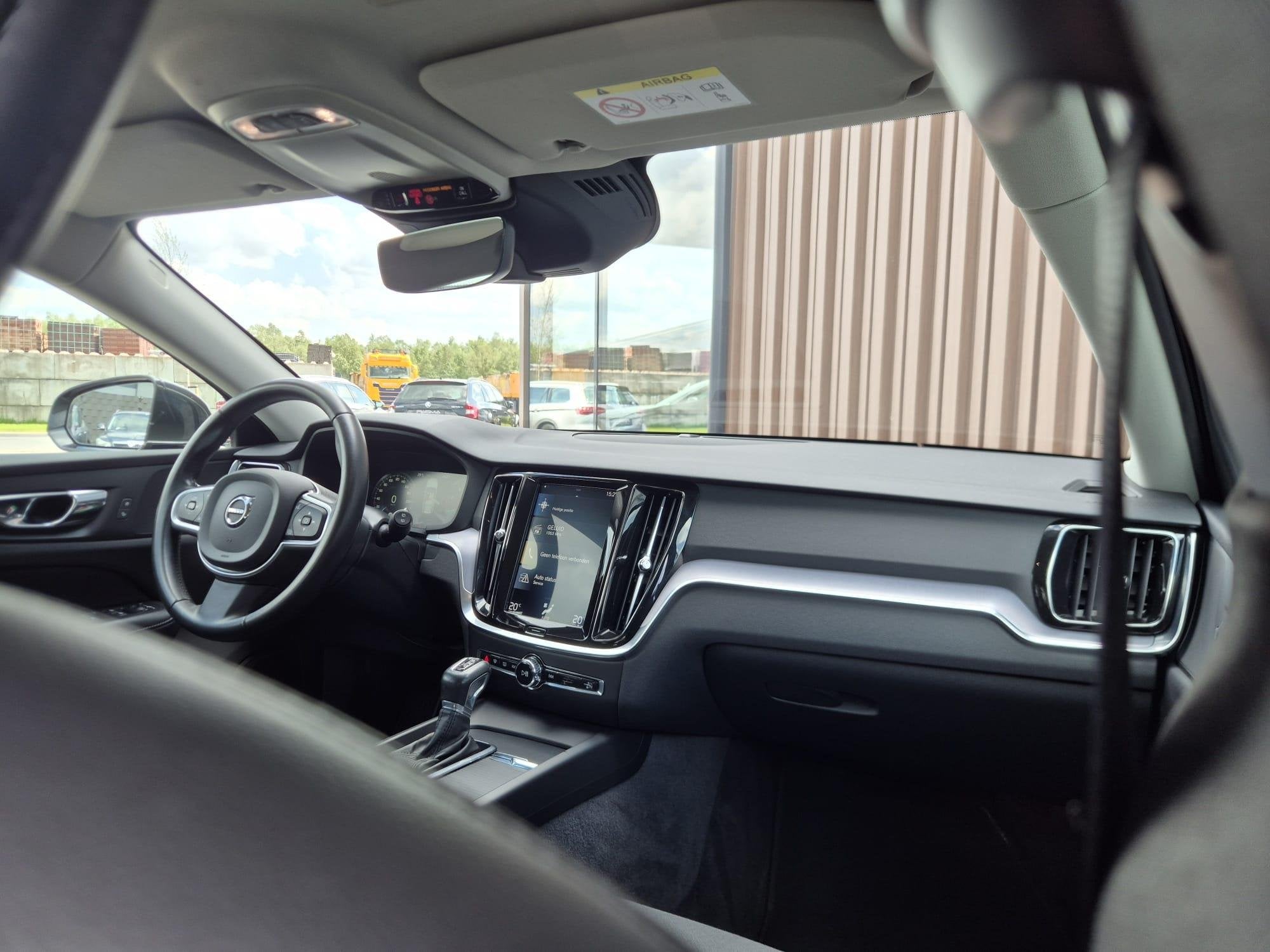 Volvo V60 2.0 T5 Momentum | Carplay | ACC | PDC | Navi | DAB, Auto's, Euro 6, 4 cilinders, 1969 cc, Leder en Stof