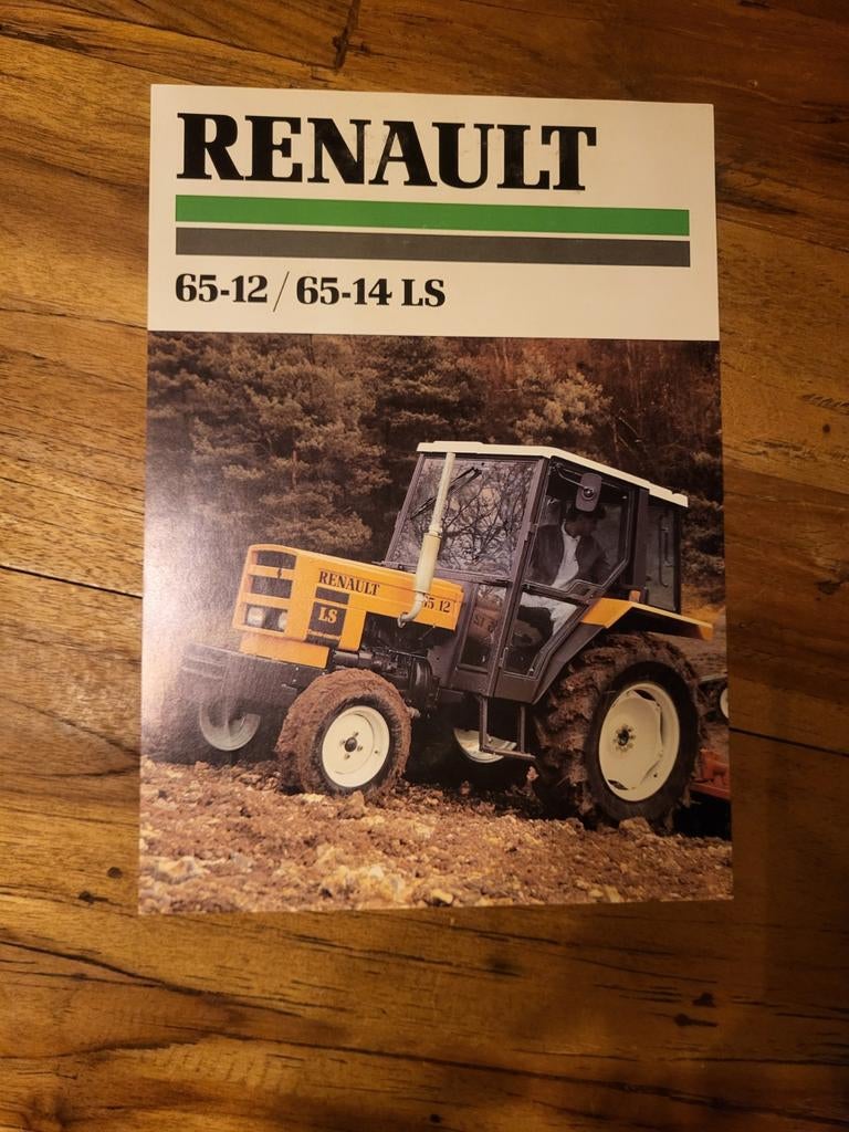 tractor folder Renault 65-12 / 65-14 LS, Boeken, Catalogussen en Folders, Ophalen of Verzenden, Zo goed als nieuw