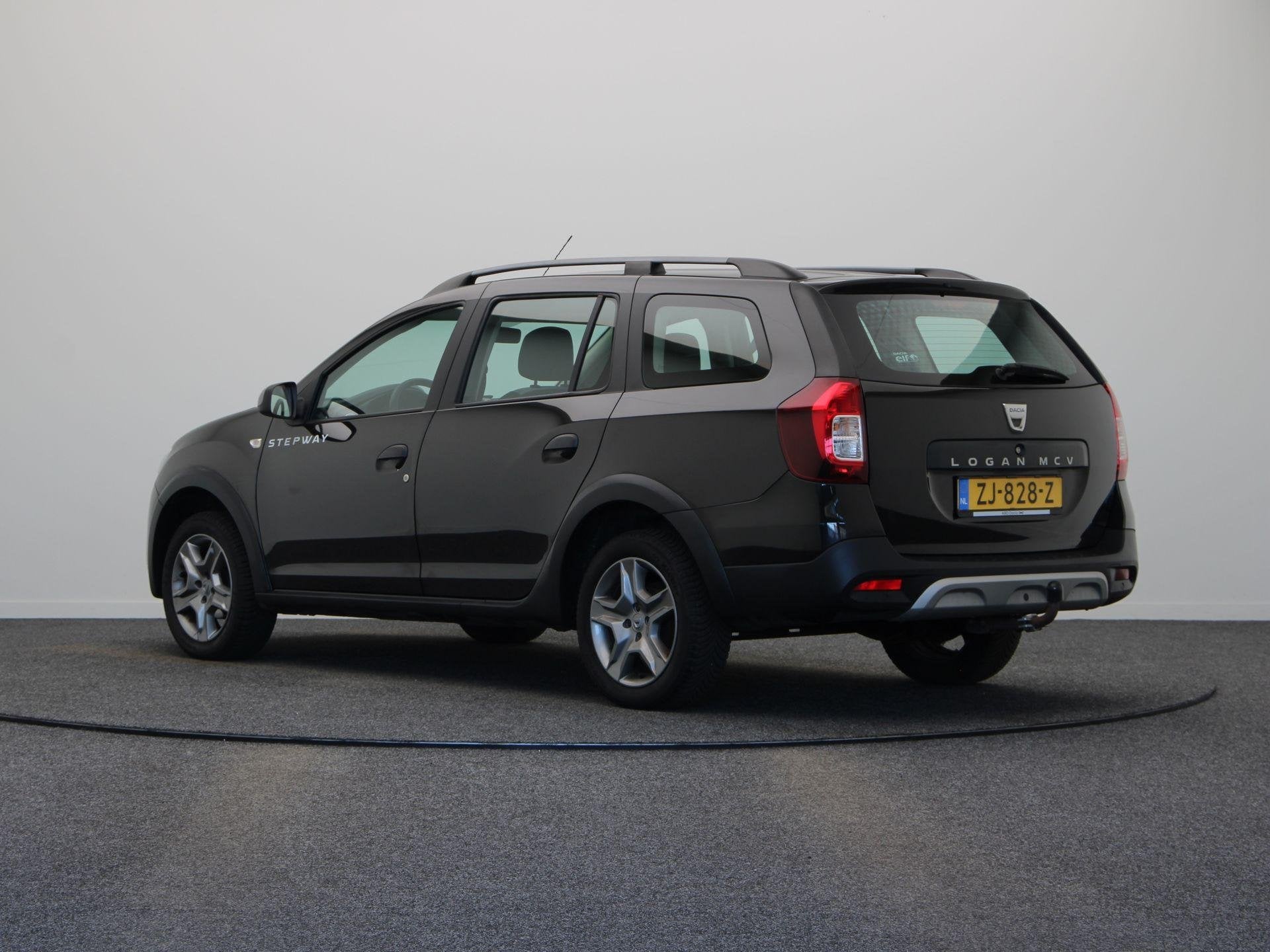 Dacia Logan MCV TCe 90pk Stepway | Trekhaak | Parkeersensore, Auto's, Voorwielaandrijving, 898 cc, Stof, Gebruikt