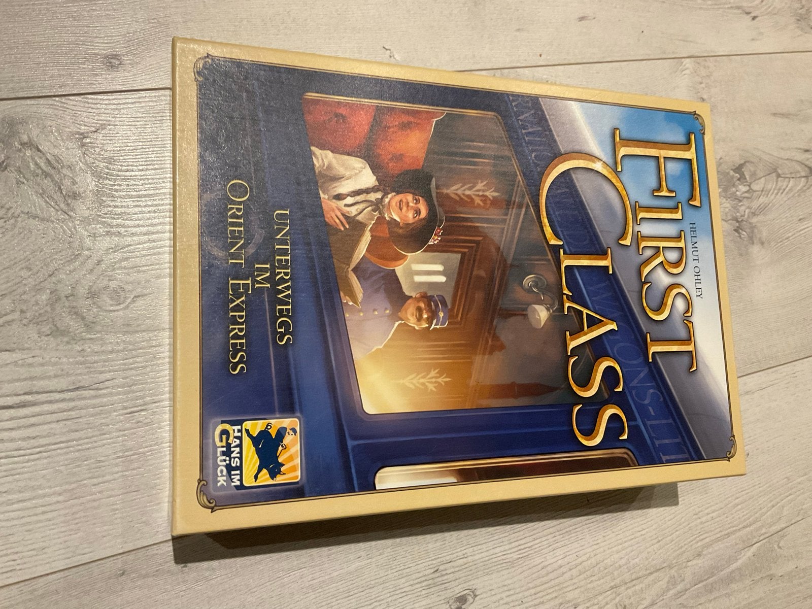 First Class - Taalonafhankelijk, Ophalen of Verzenden, Zo goed als nieuw
