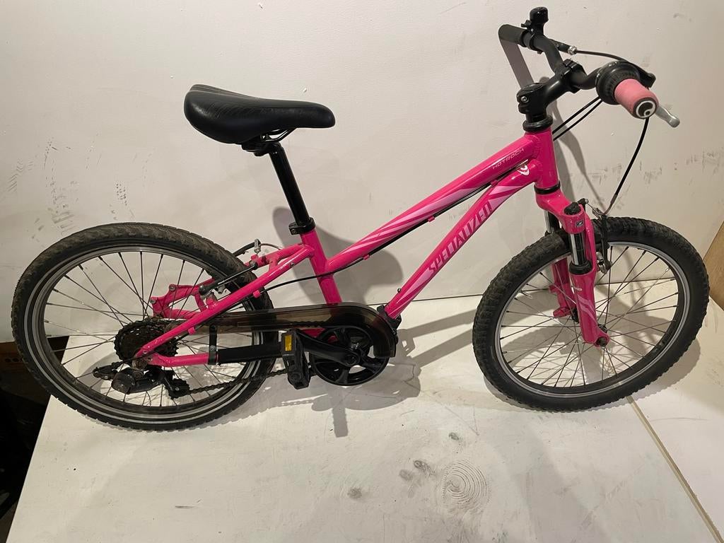 Specialized Hotrock kinderfiets 20 inch - Roze, Fietsen en Brommers, Fietsen | Kinderfietsjes, Ophalen, Gebruikt, Velgrem, 20 inch of meer