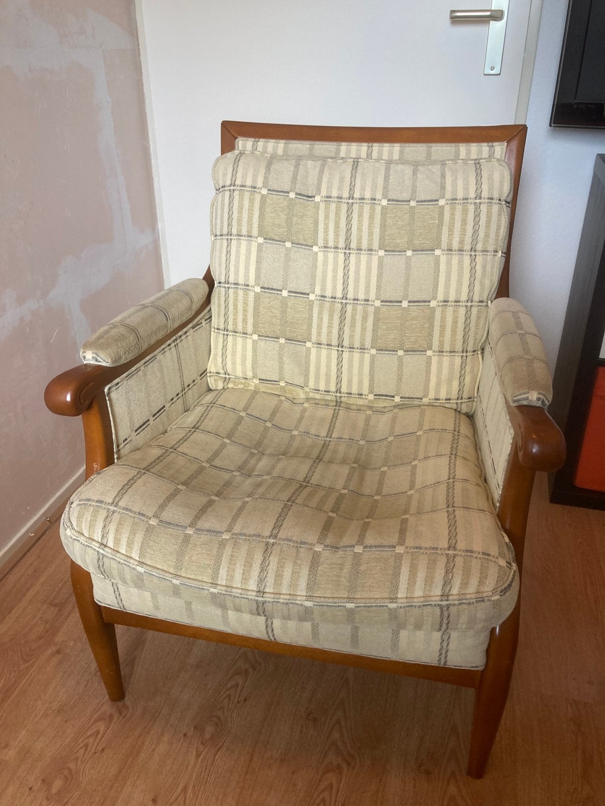 Te koop, lekker zittende fauteuil, Huis en Inrichting, Fauteuils, Ophalen, Zo goed als nieuw, 75 tot 100 cm, 50 tot 75 cm
