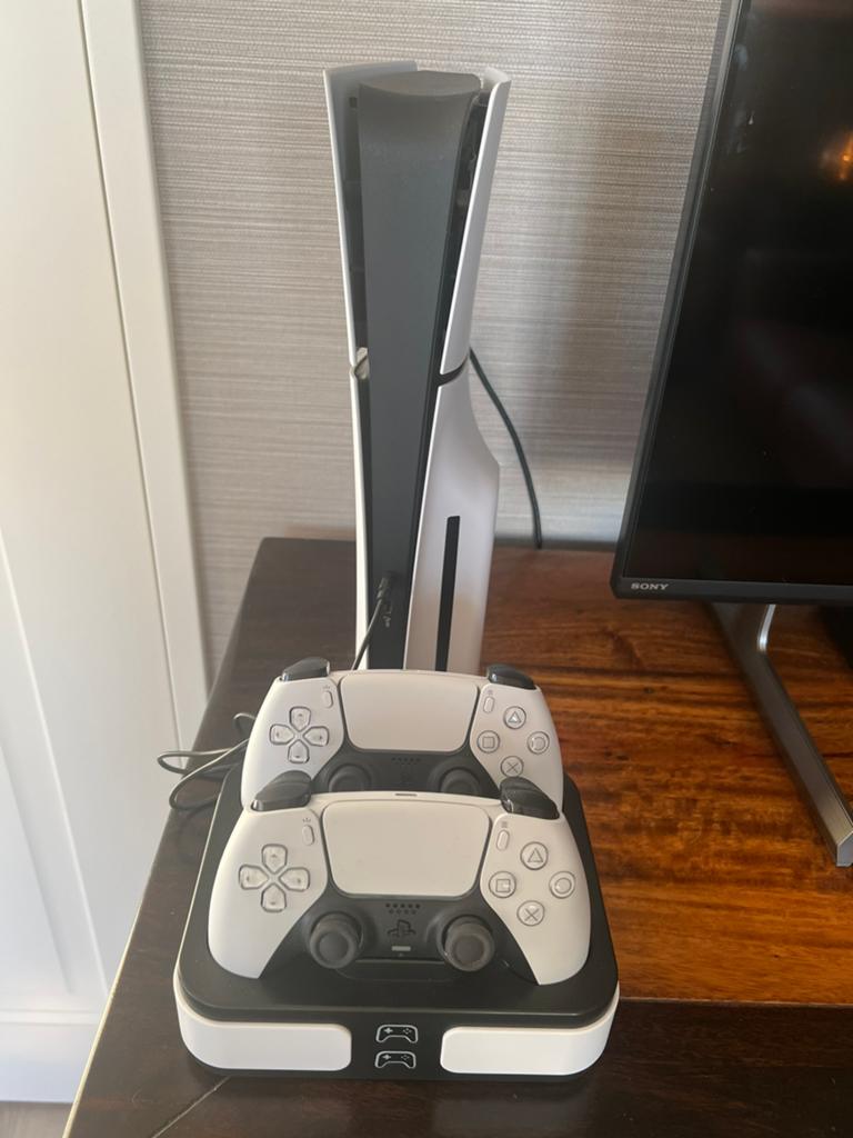Sony PlayStation 5 1TB+2dualsense draadloze controllers, Ophalen of Verzenden, Zo goed als nieuw