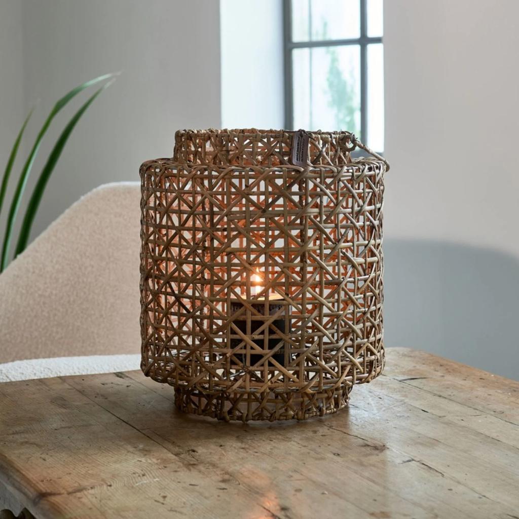 Prachtige grote windlicht rattan Riviera Maison, Huis en Inrichting, Ophalen of Verzenden, Zo goed als nieuw, Overige materialen