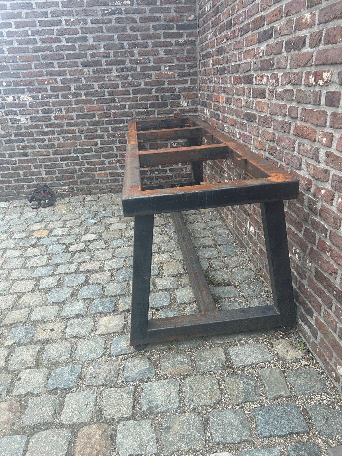 Robuust metalen onderstel voor tafel of werkbank, Huis en Inrichting, Tafelonderdelen, Ophalen, Tafelpoot, Gebruikt, 200 cm of meer