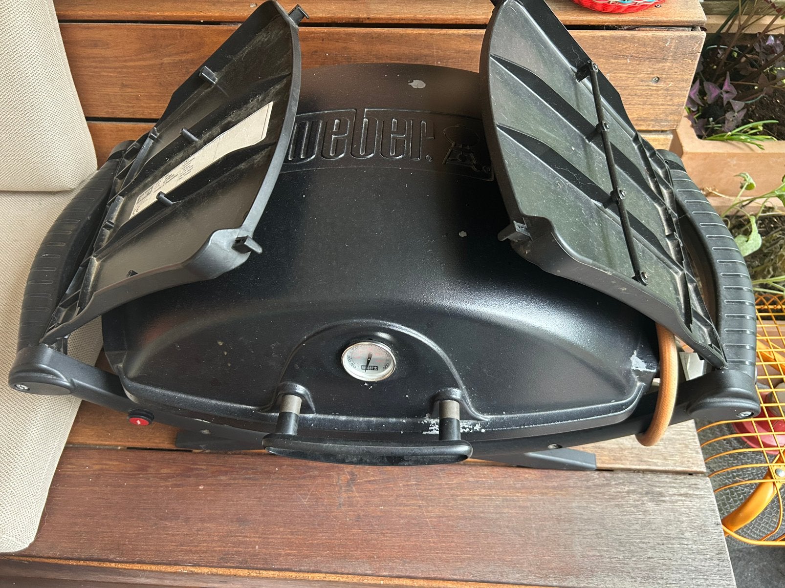 Weber Q200 Gasbarbecue - Compact en Draagbaar, Ophalen, Gebruikt