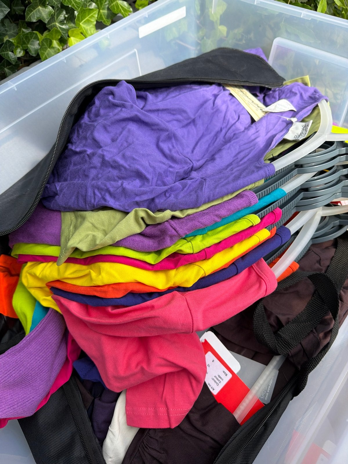 Grote partij dameskleding, diverse kleuren en maten, Maat 38/40 (M), Meerkleurig, Nieuw, Ophalen of Verzenden