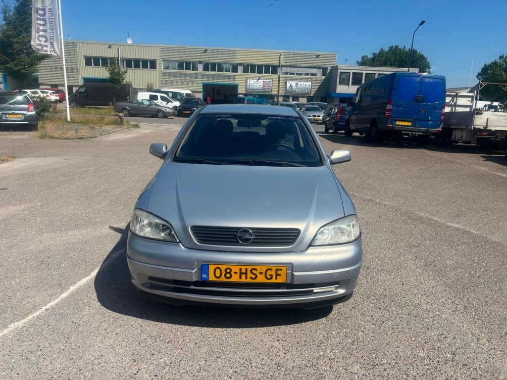 Opel Astra 1.6 Edition NIEUW DISTRUBUTIERIEM, Auto's, 1063 kg, Gebruikt, 4 cilinders, 49 €/maand
