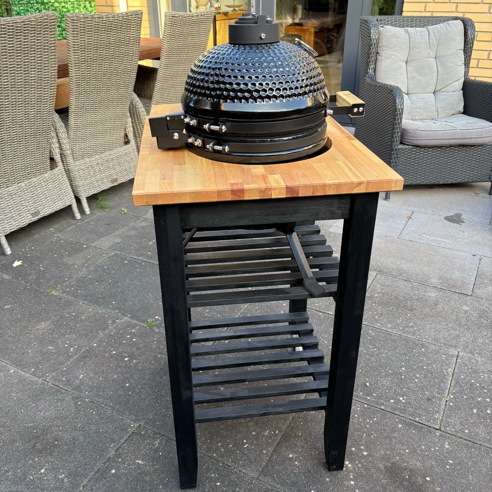 Foto 5 van Grill Meister Kamado BBQ met onderstel en wielen