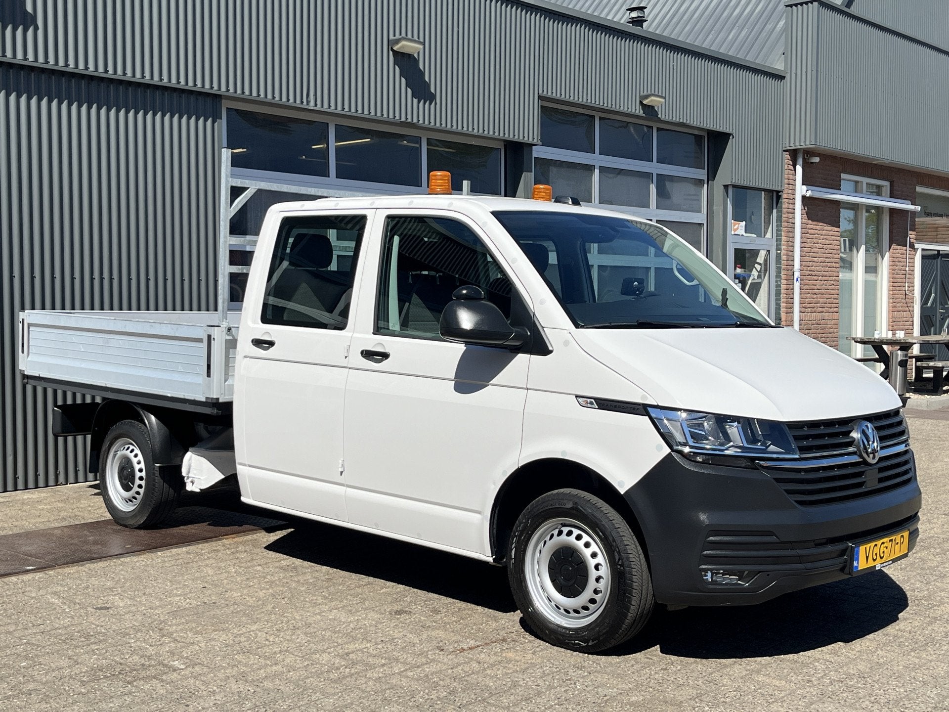 Volkswagen Transporter 2.0 TDI L2H1 DC Open laadbak Pick-up, Auto's, Voorwielaandrijving, Gebruikt, 4 cilinders, Volkswagen