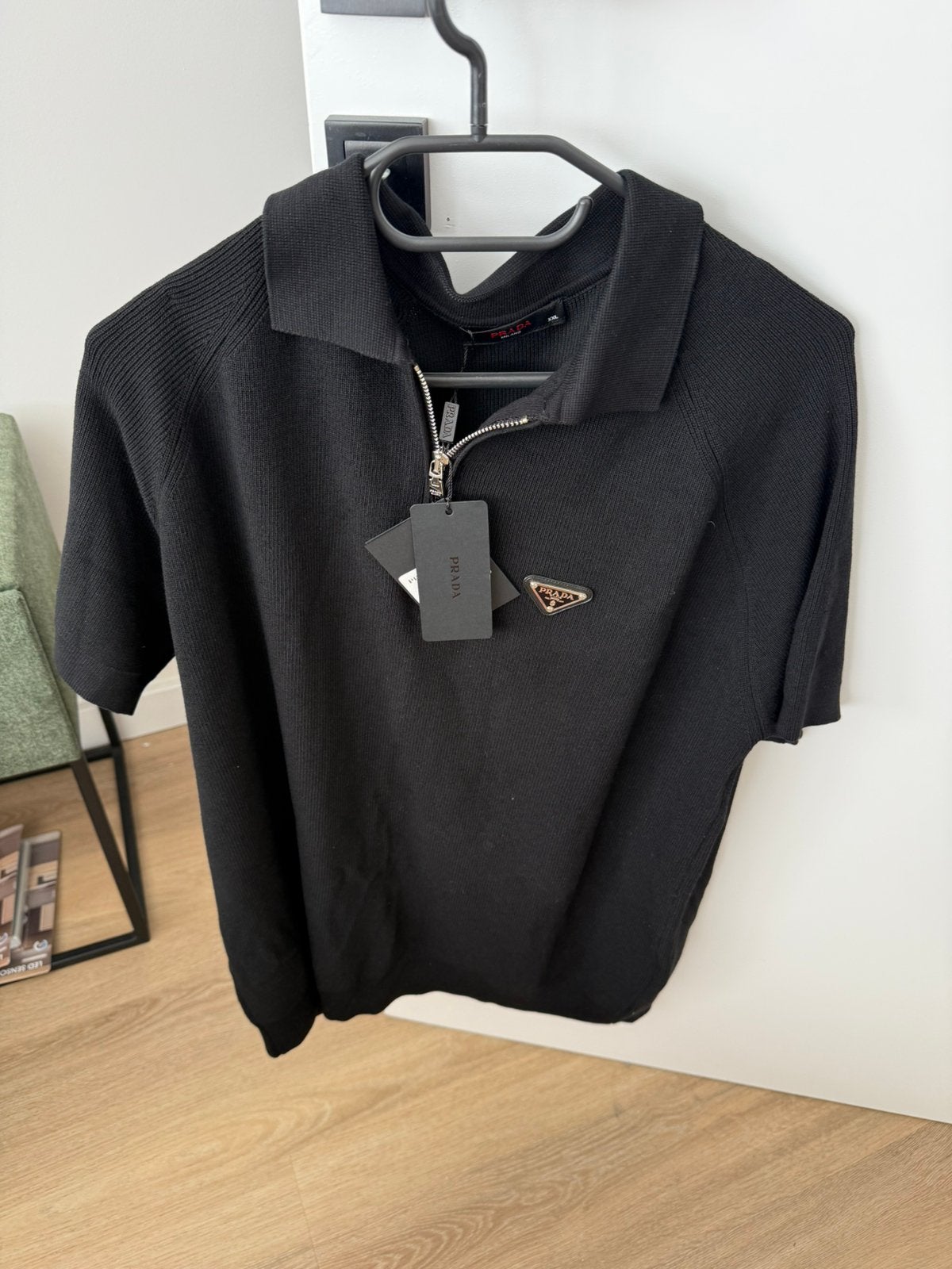 Prada t shirt, Ophalen of Verzenden, Zo goed als nieuw, Overige maten, Zwart