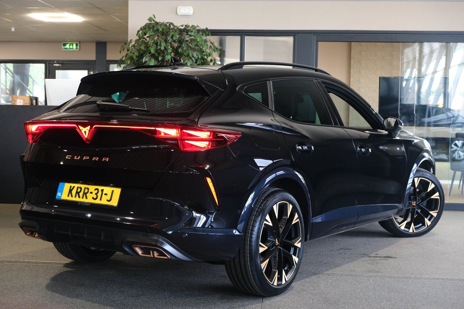 CUPRA Formentor 1.5 TSI e-Hybrid 204PK Facelift 360camera Na, Auto's, Dealer onderhouden, Zwart, 4 cilinders, Formentor