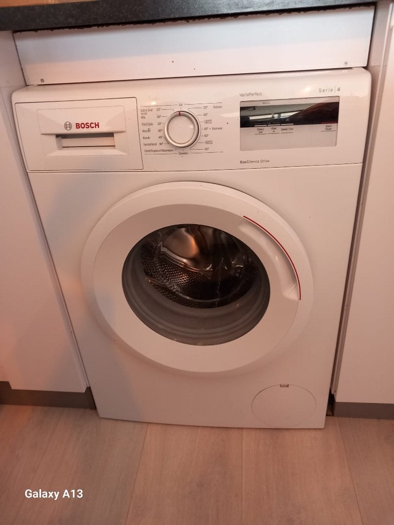 Bosch wamachine Vario Perfect Serie 4, Witgoed en Apparatuur, Wasmachines, Ophalen, 1200 tot 1600 toeren, Gebruikt, 4 tot 6 kg