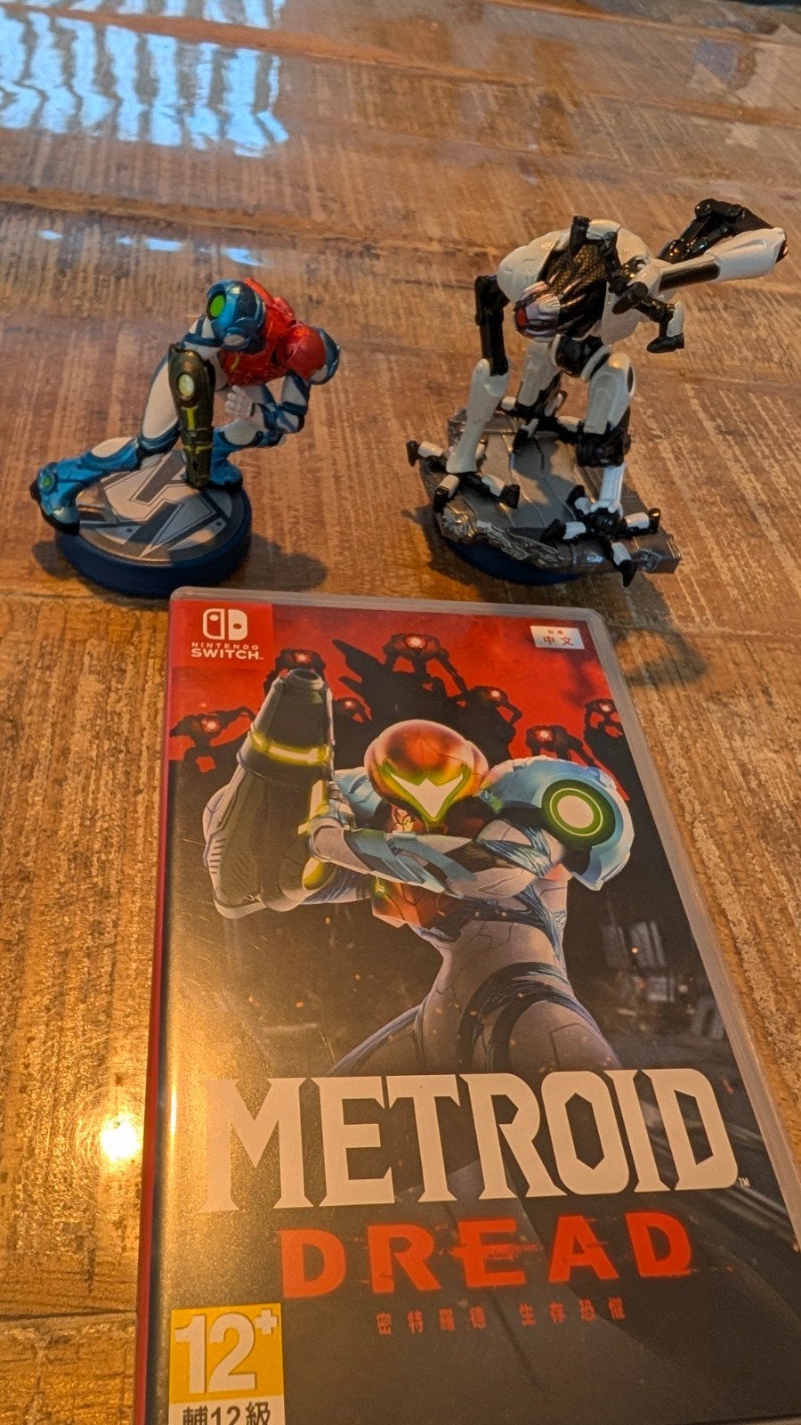Metroid Dread + 2x amiibo - Nintendo Switch, Avontuur en Actie, 1 speler, Ophalen of Verzenden, Zo goed als nieuw