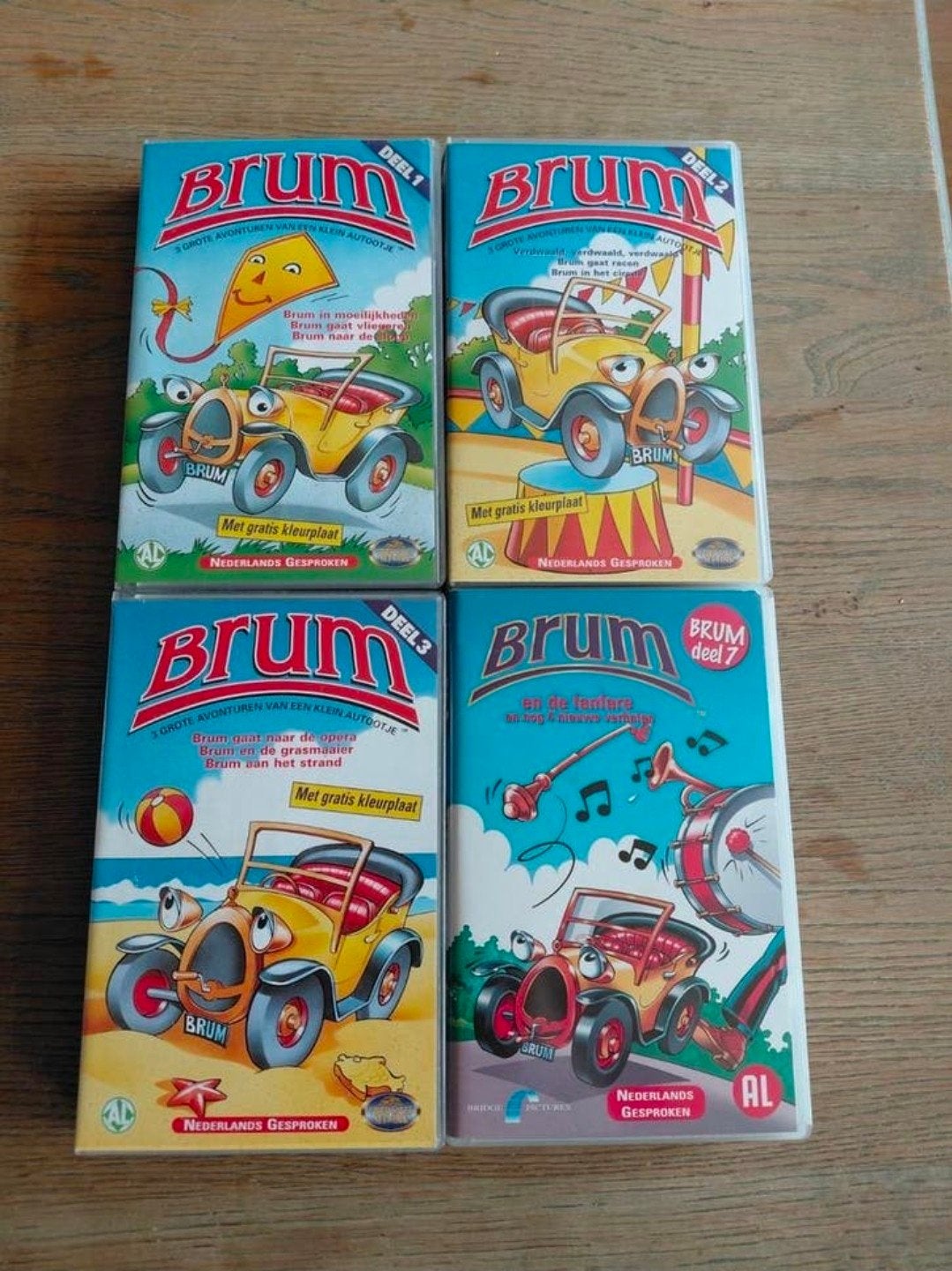 Brum deel 1,2,7 op videoband., Gebruikt, Alle leeftijden, Ophalen of Verzenden, Kinderprogramma of -film
