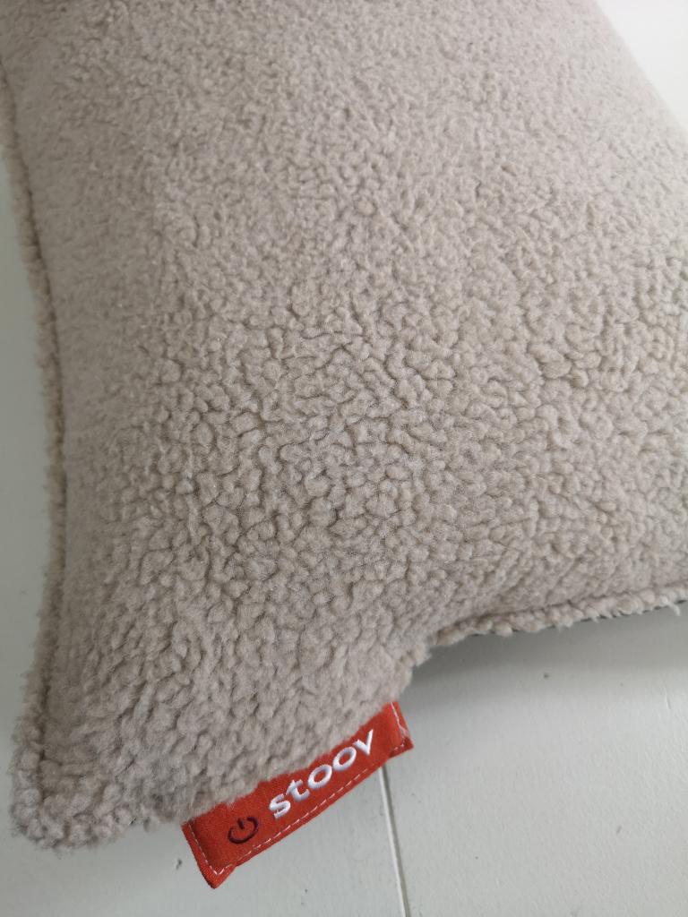 Stoov warmtekussen(45x60) + extra oplader en extra batterij, Ophalen, Zo goed als nieuw, Beige, Rechthoekig