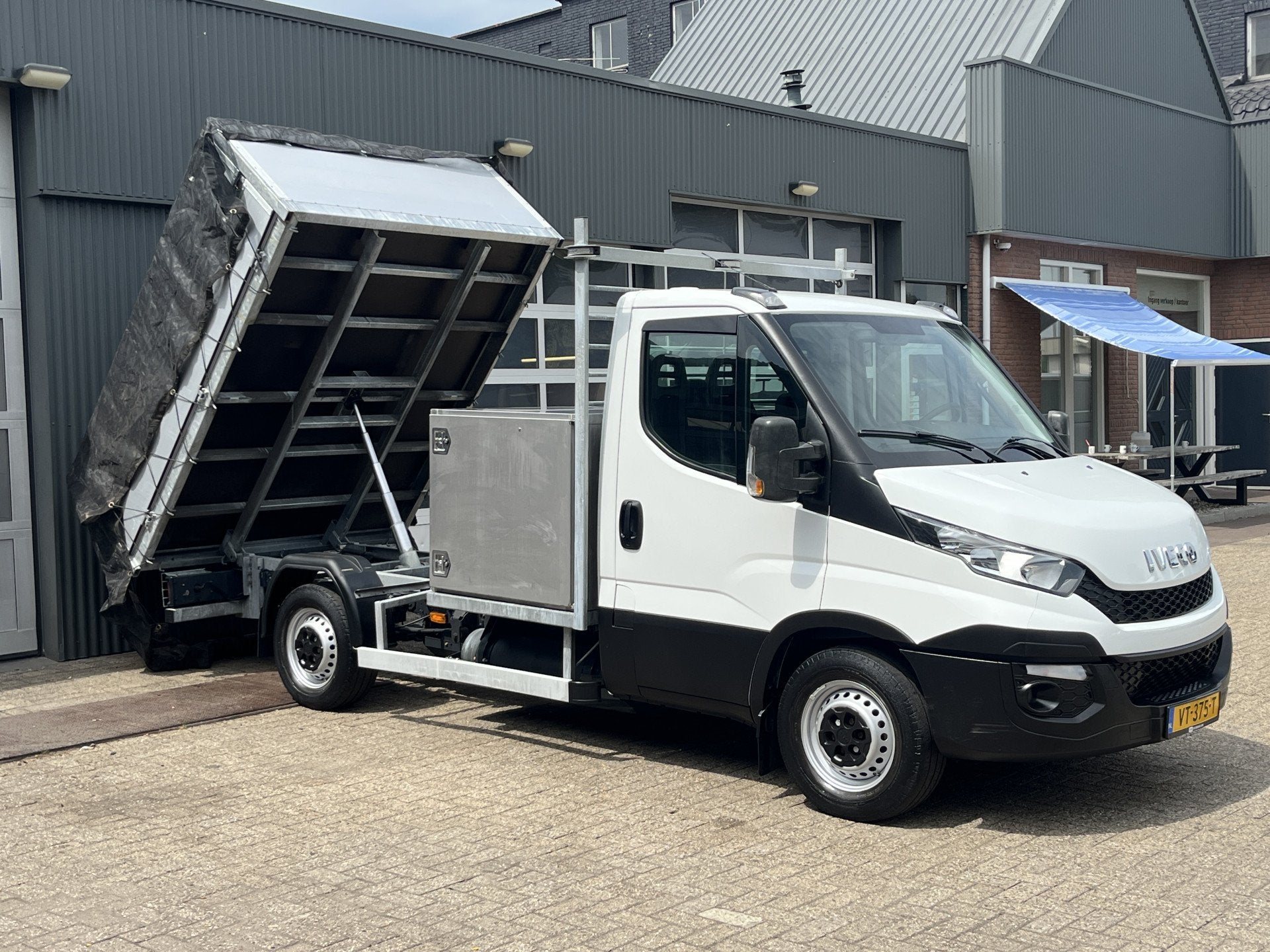Iveco Daily 35S14N 3.0 345 Kipper Trekhaak 3500kg trekgewich, Gebruikt, 4 cilinders, Electronic Stability Program (ESP), Wit