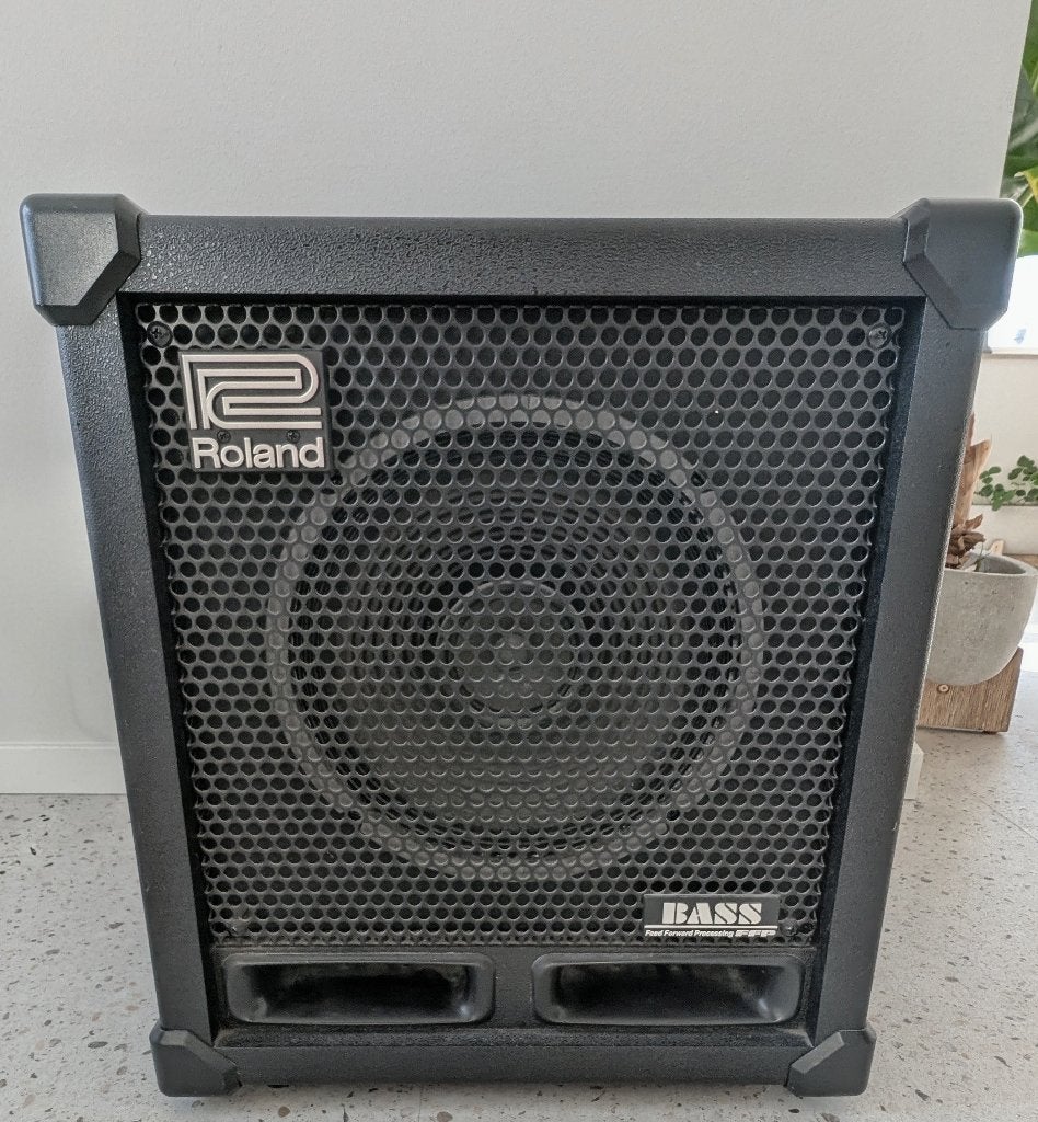 Roland Cube-60XL Bass Amplifier – Good as new, Ophalen of Verzenden, Zo goed als nieuw, Semi-akoestisch