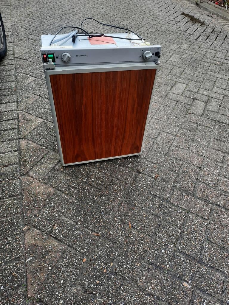 Dometic RM-4210 camper caravan boot koelkast op gas 220v 12v, Caravans en Kamperen, Ophalen of Verzenden, Zo goed als nieuw