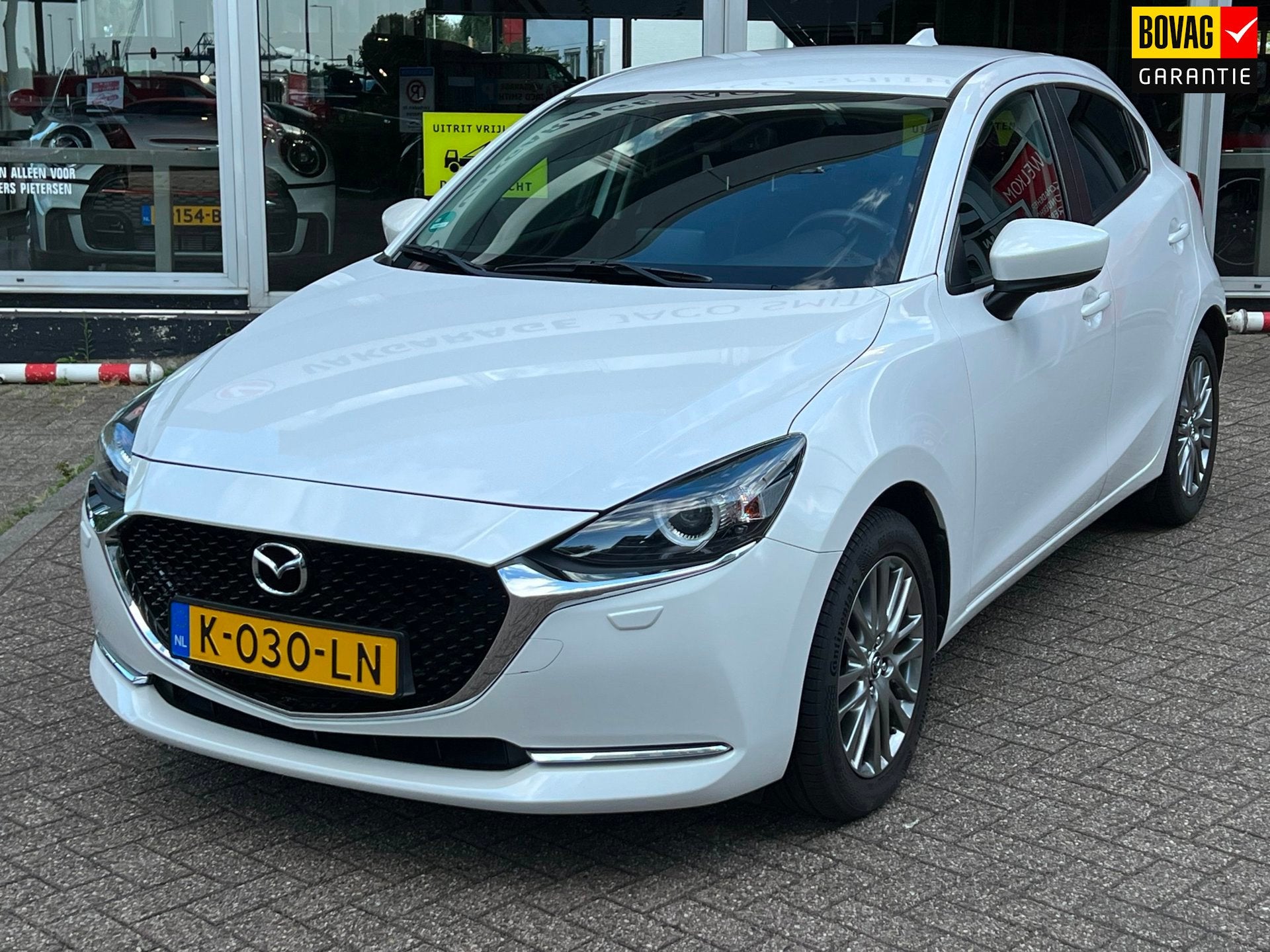 Mazda 2 1.5 Skyactiv-G Luxury, Voorwielaandrijving, Stof, 4 cilinders, Wit