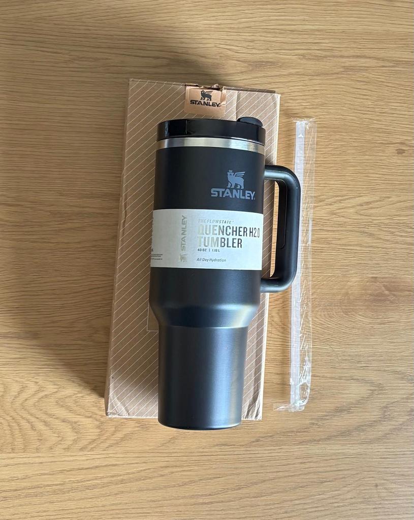 Stanley Cup Beker - 1.18L - Zwart, Sport en Fitness, Bidons, Verzenden, Nieuw